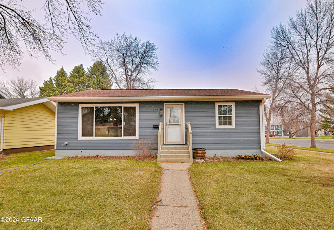 802 19TH ST NW, EAST GRAND FORKS, MN 56721, photo 1 of 25