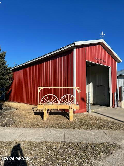 521 7TH ST, HATTON, ND 58240, photo 1 of 16