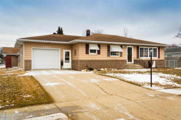 1322 GRIGGS AVE, GRAFTON, ND 58237 - Image 1