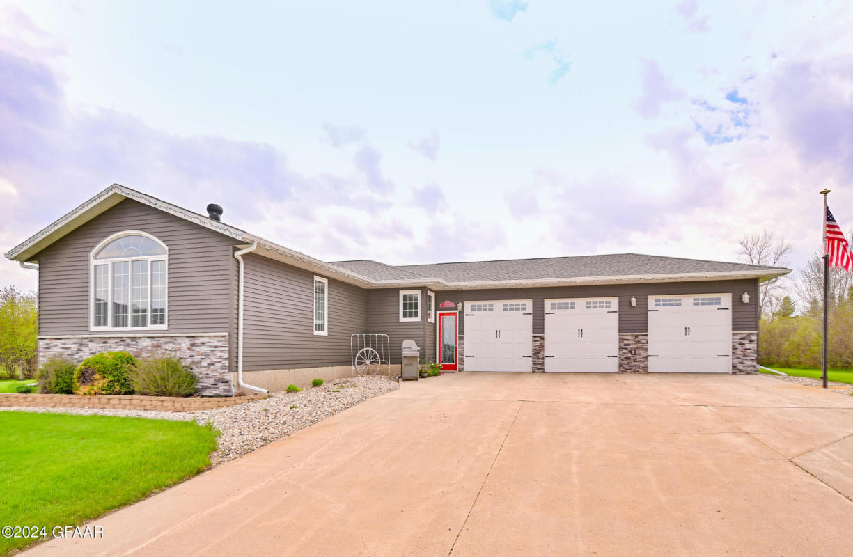1900 9TH ST, LANGDON, ND 58249, photo 1 of 33