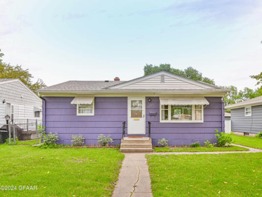 2206 6TH AVE N, GRAND FORKS, ND 58203 - Image 1