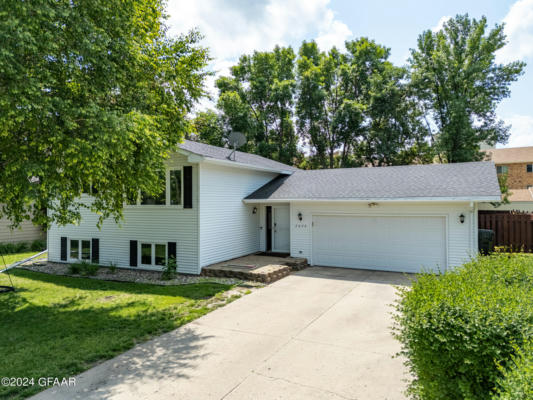 2074 PRAIRIE ROSE CT, GRAND FORKS, ND 58201 - Image 1